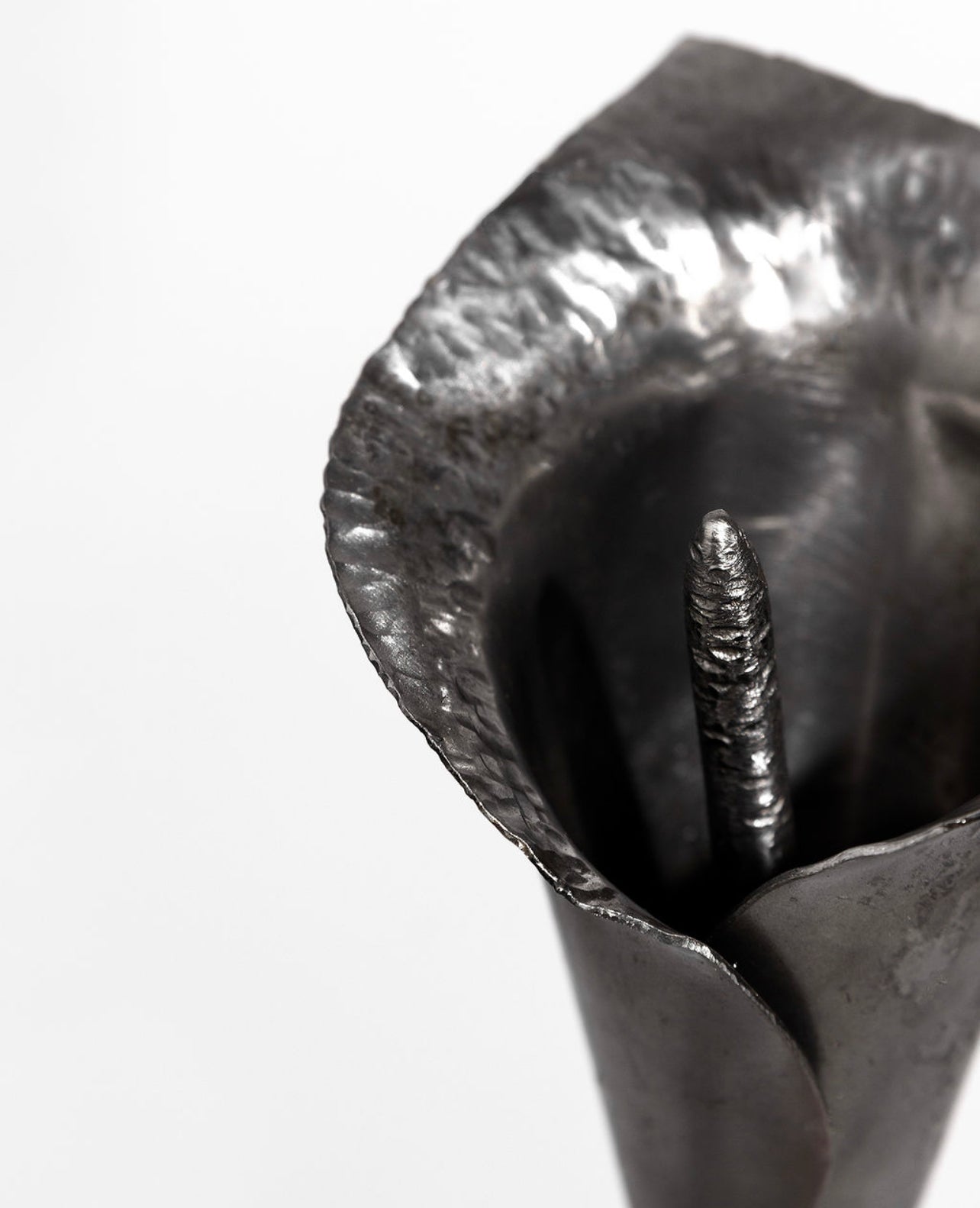 metal lily flower Steel Calla Lilly – All Fired Up